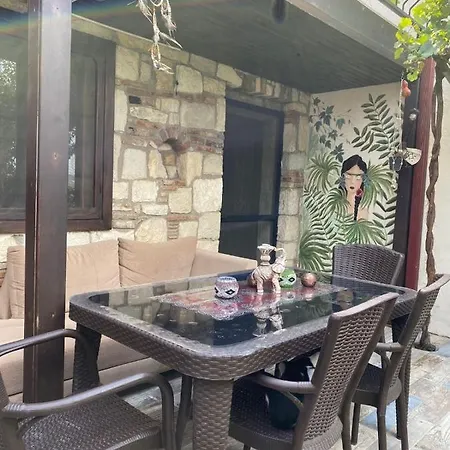 Authentic Stone House In The Center Of Hébergement de vacances
